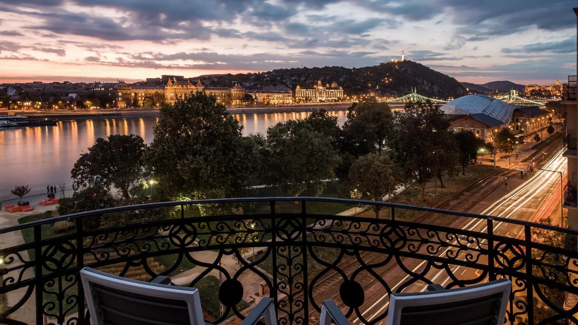 Luxurious Danubeside Apartment For 6 Βουδαπέστη