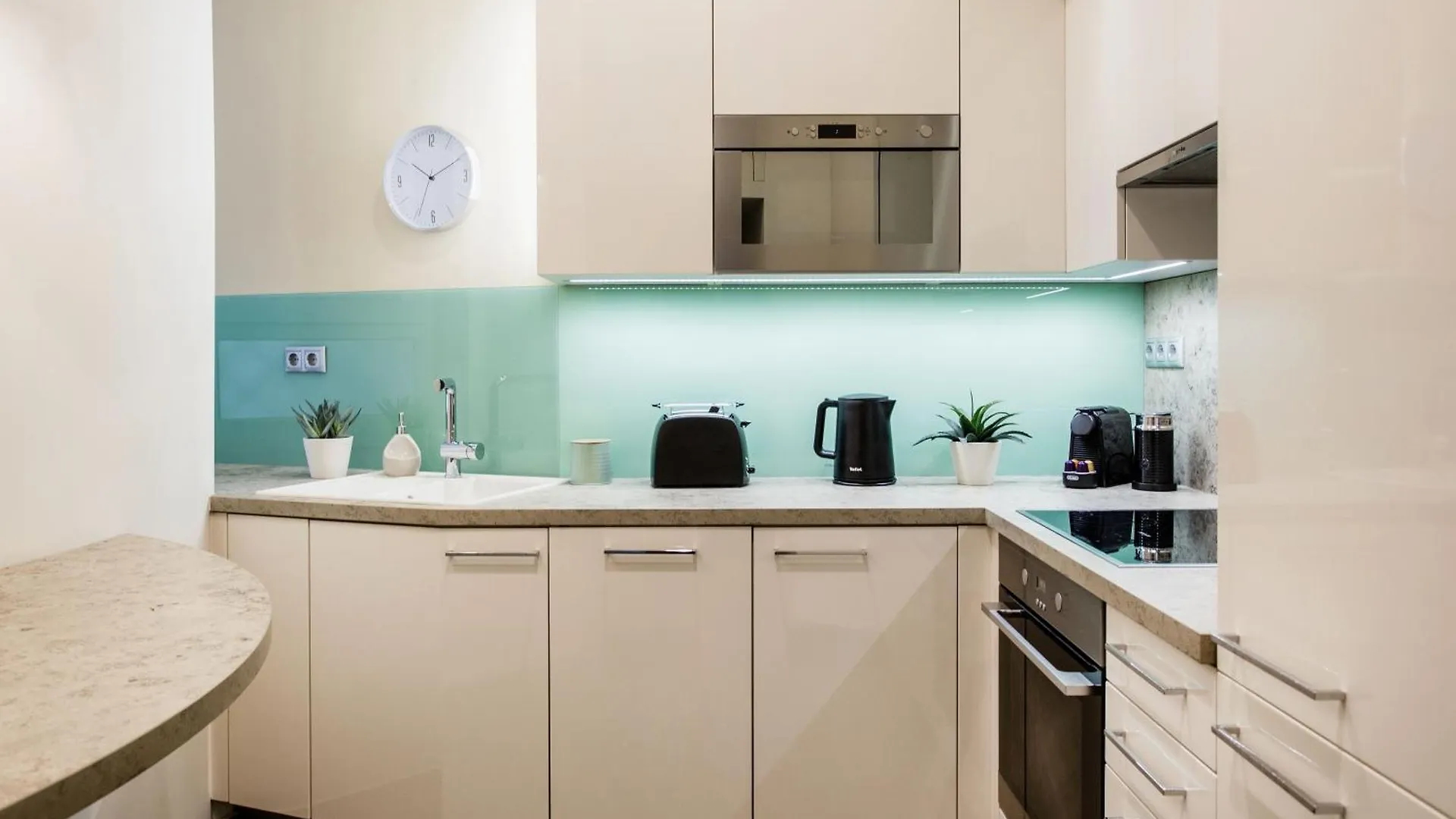 Luxurious Danubeside Apartment For 6 Βουδαπέστη