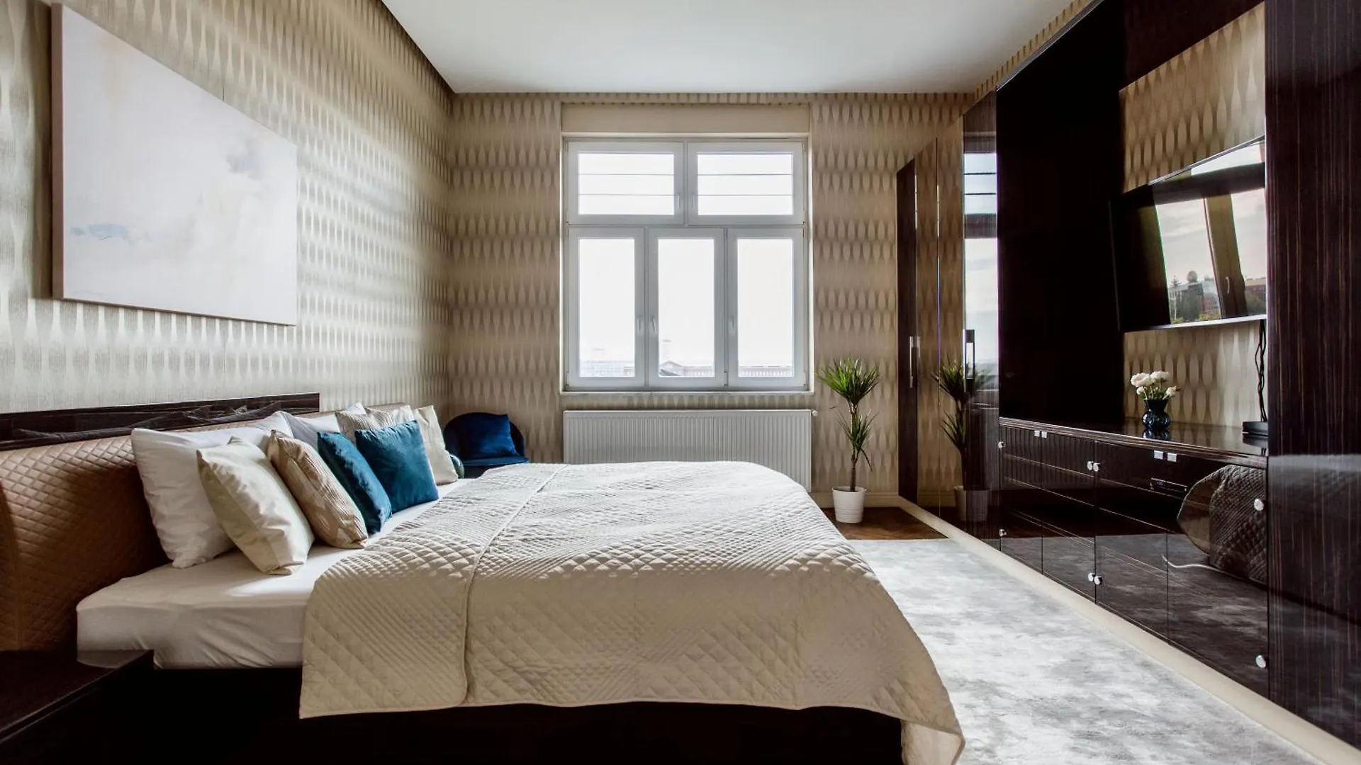 Luxurious Danubeside Apartment For 6 Budapest Hungary