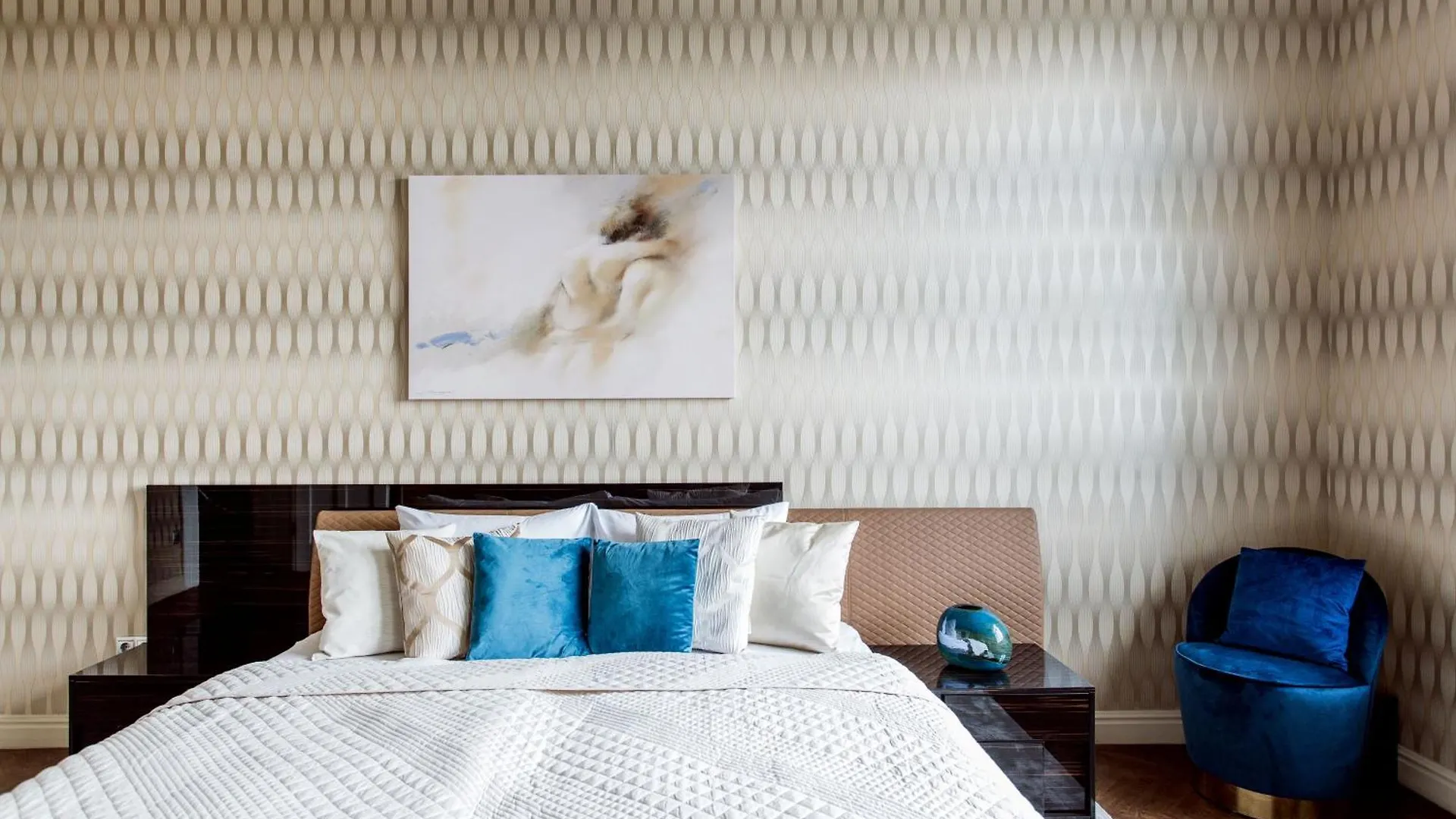 Luxurious Danubeside Apartment For 6 Budapest