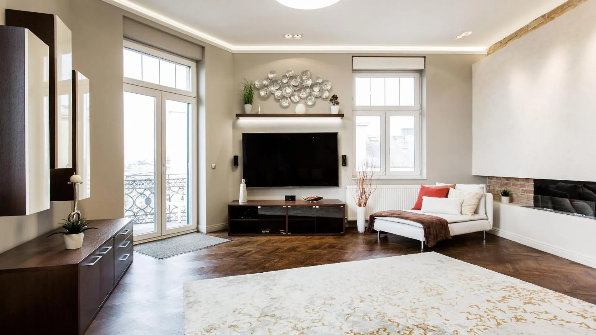 Luxurious Danubeside Apartment For 6 Budapest