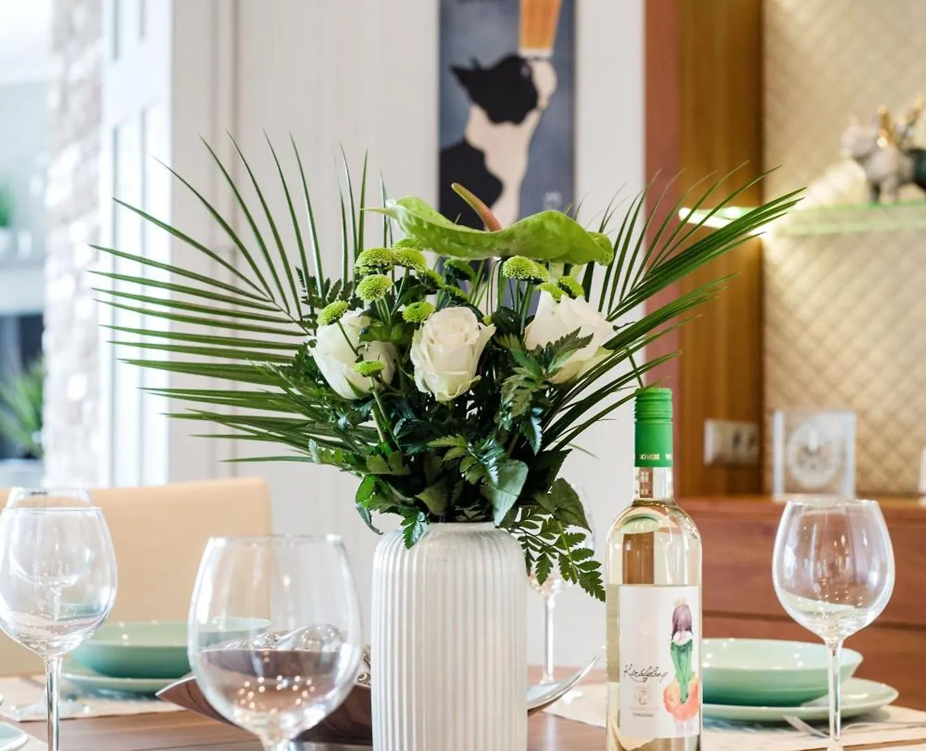 Luxurious Danubeside Apartment For 6 Budapest