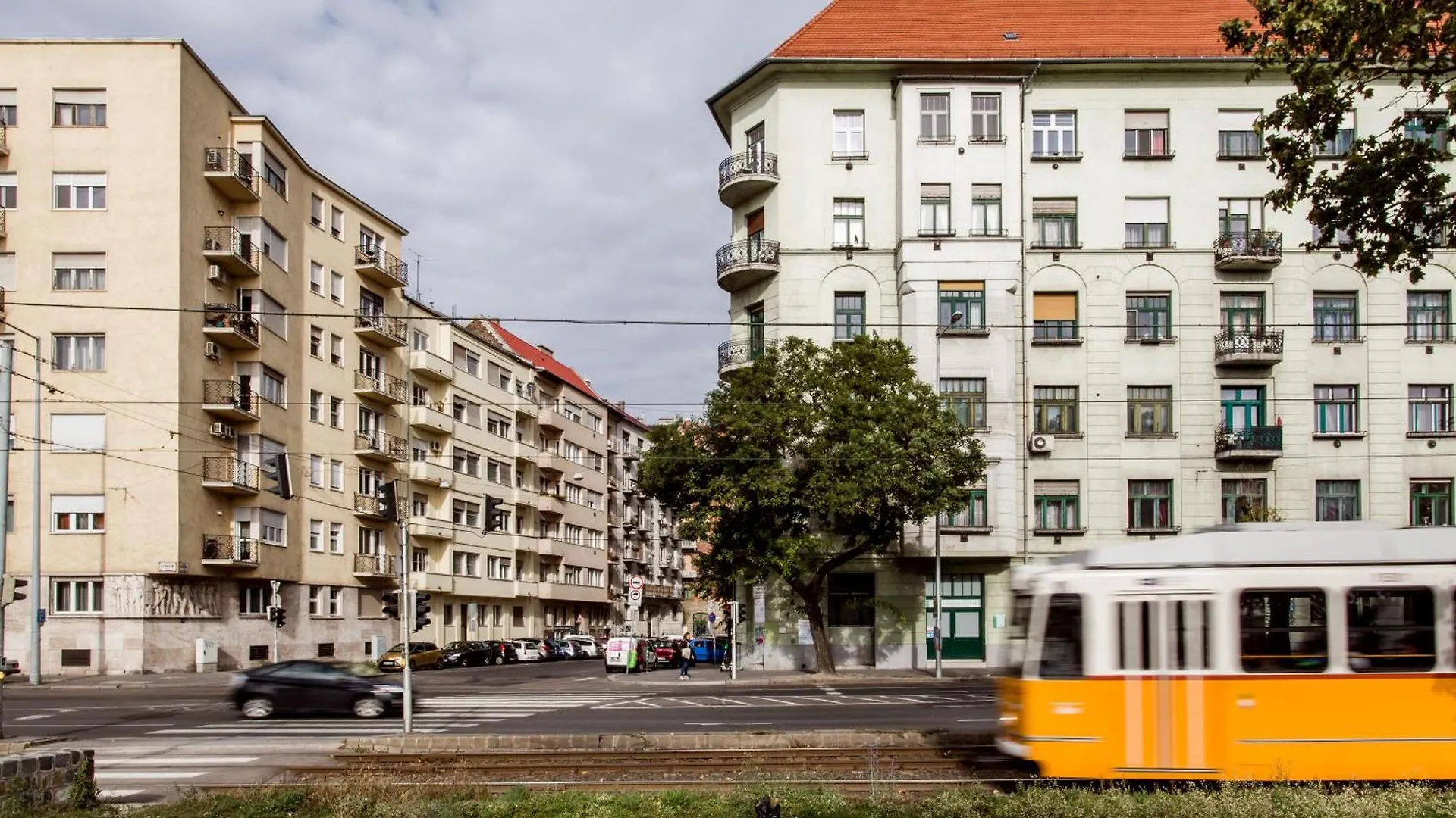 Luxurious Danubeside Apartment For 6 Budapest